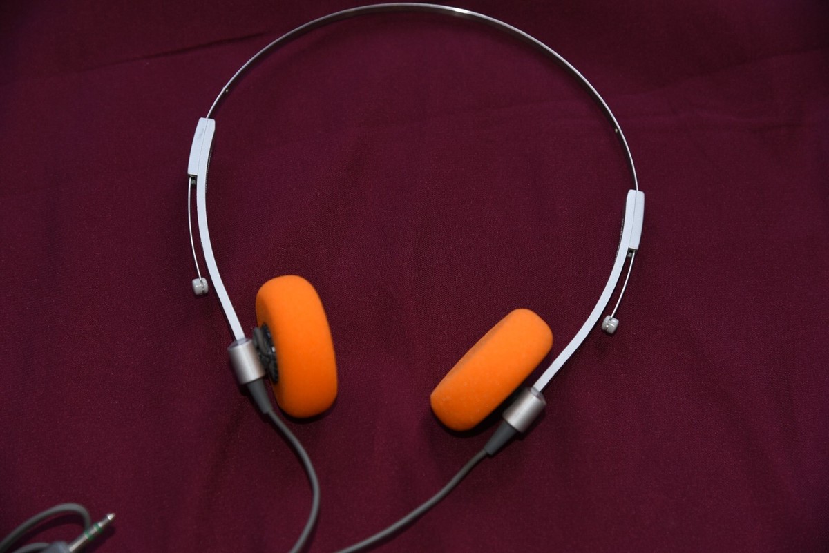 外観美品　SONY Walkman ダイナミックステレオヘッドホン　MDR-4 SONY MDR-4 DYNAMIC Stereo Headphones For SONY TPS-L2 WM-3 WALKMAN