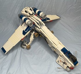 LEGO 10195 Star Wars Republic Dropship with AT-OT Walker Used 100% Complete