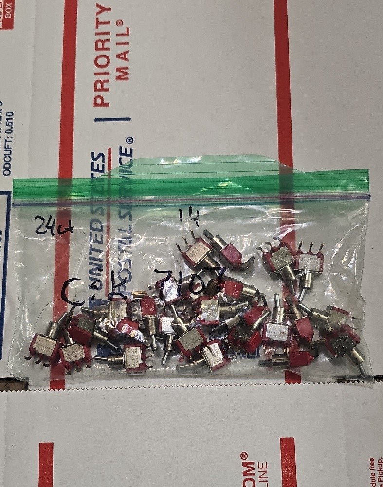 Lot of 24 C&K 7211 DPDT ON-ON-ON Subminiature Toggle Switches Gold Terminals NOS