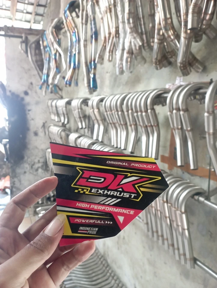 Complete Kawasaki KLX 250 Slip-On Exhaust Muffler Pipe - Image 2 of 4