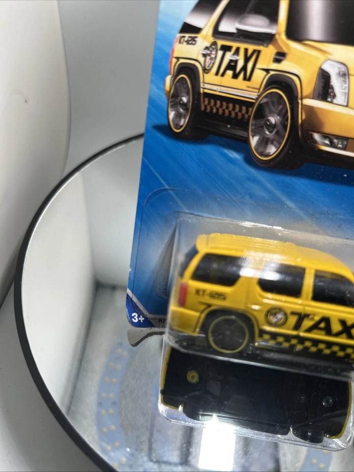 2010 Hot Wheels #117 HW CITY WORKS - Cadillac Escalade Taxi Factory Sealed D1 - Image 3 of 4
