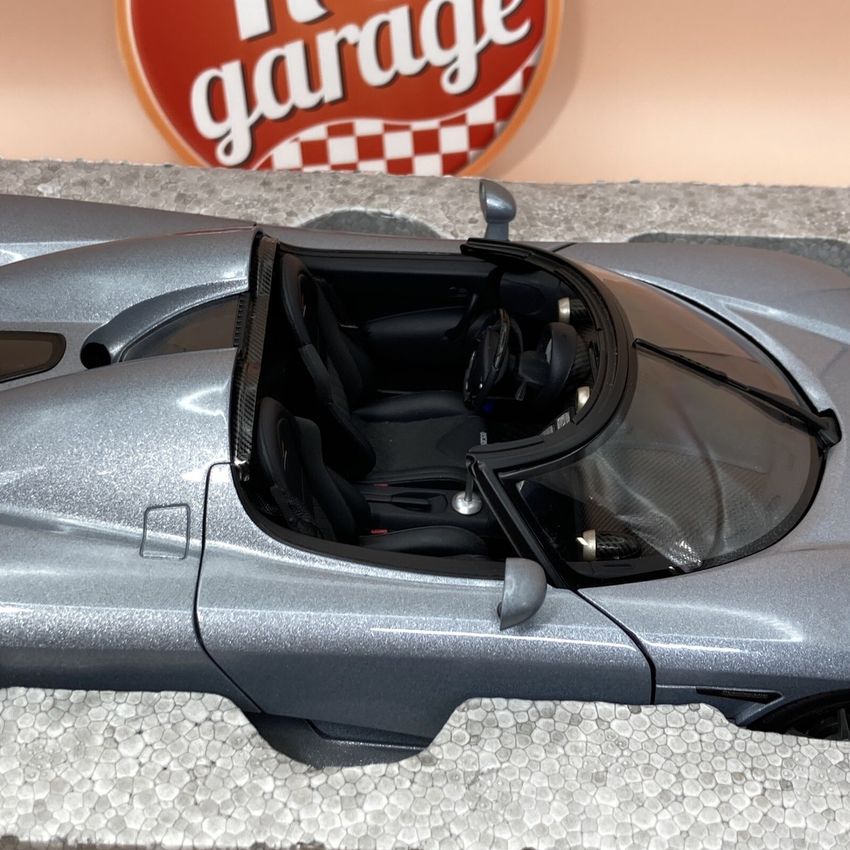 acgカード8枚組 18 Autoart 1/18 Scale Diecast 79003 - Koenigsegg CCX - Silver