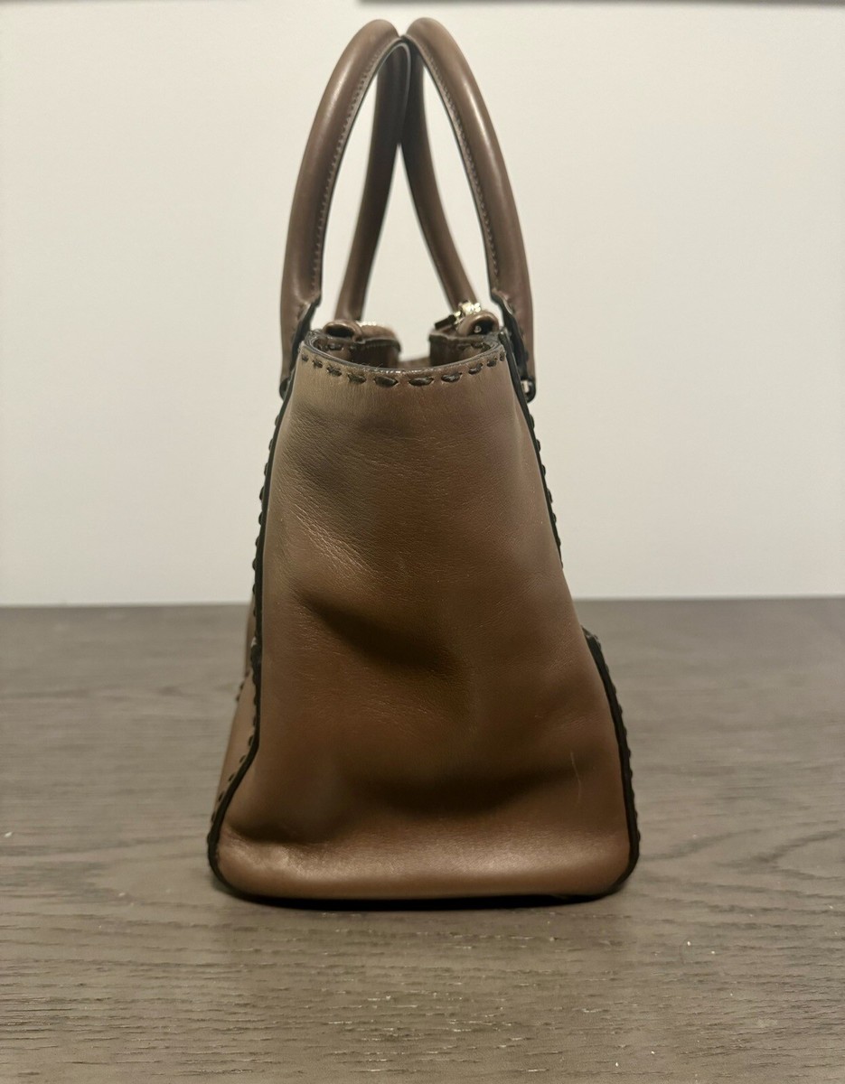 【PRADA】トップミディアムトートバッグ☆SALE中 ステッチ入り ミディアム レザー トートバッグ (PRADA
