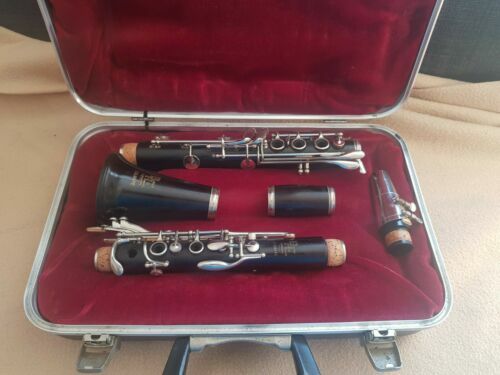 B&H Boosey and Hawkes Regent II Clarinet in Original Black Carry