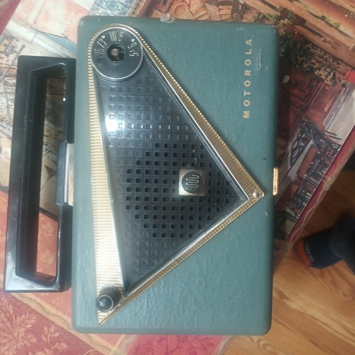 Vintage 1955 Motorola Radio Model 55L3 W