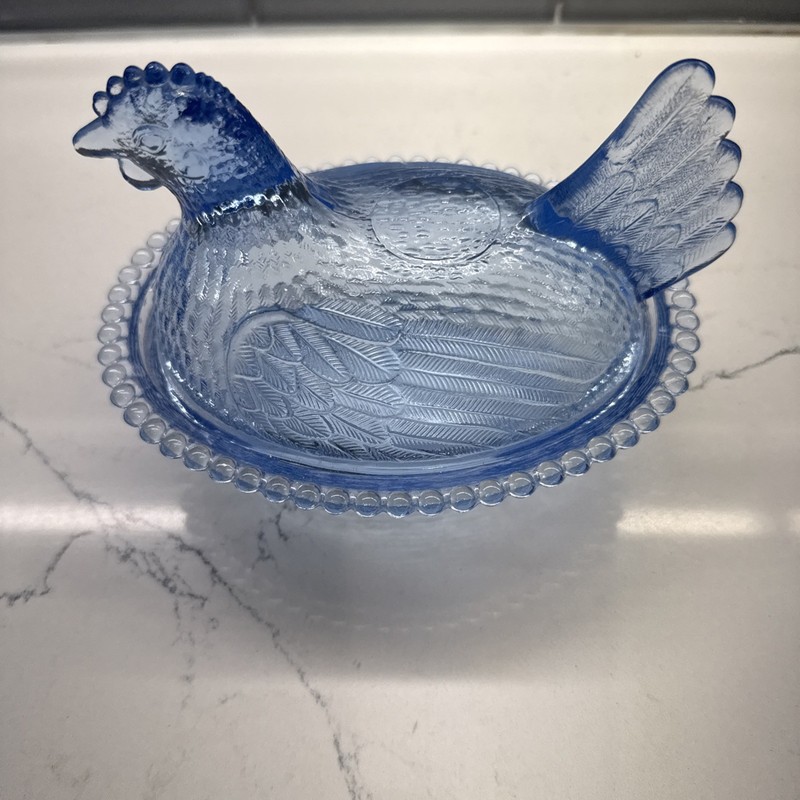 Pastel Blue/cornflower? Indiana Glass hen on nest No Chips VGC