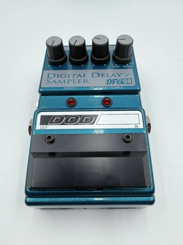 Pedal de efectos para guitarra DOD DFX 94 Digital Delay/Sampler hecho en EE. UU. Foto 2 de 4