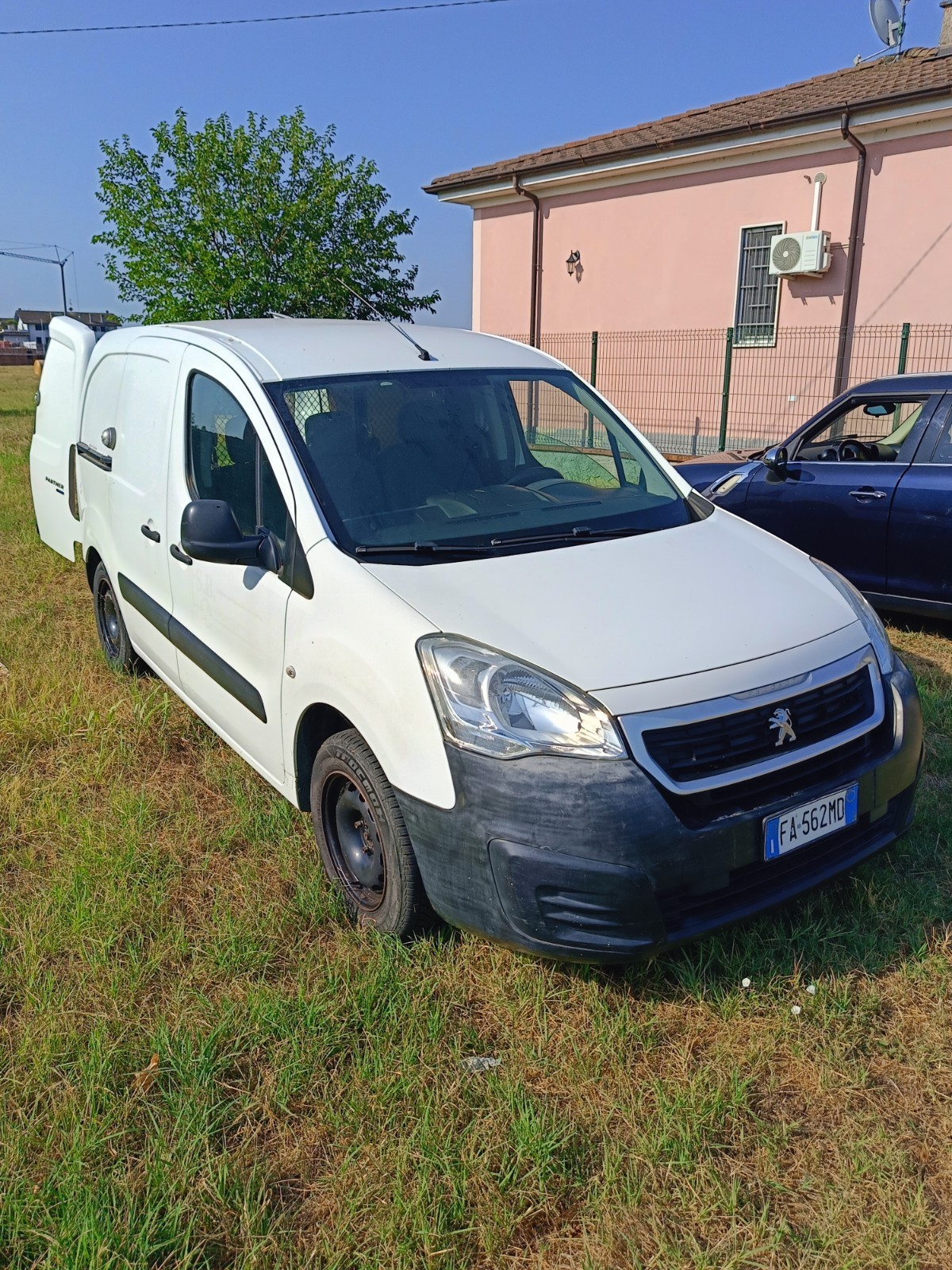 vendo per inutilizzo peugeot partner 1.6 euro 6b foto 3