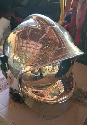 Alter CGF-MSA-Gallet-Feuerwehrhelm, komplett