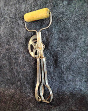 Vintage HS Egg Beater Rotary Hand Mixer Wood Handle Pat 1923 Made In USA 10.5"