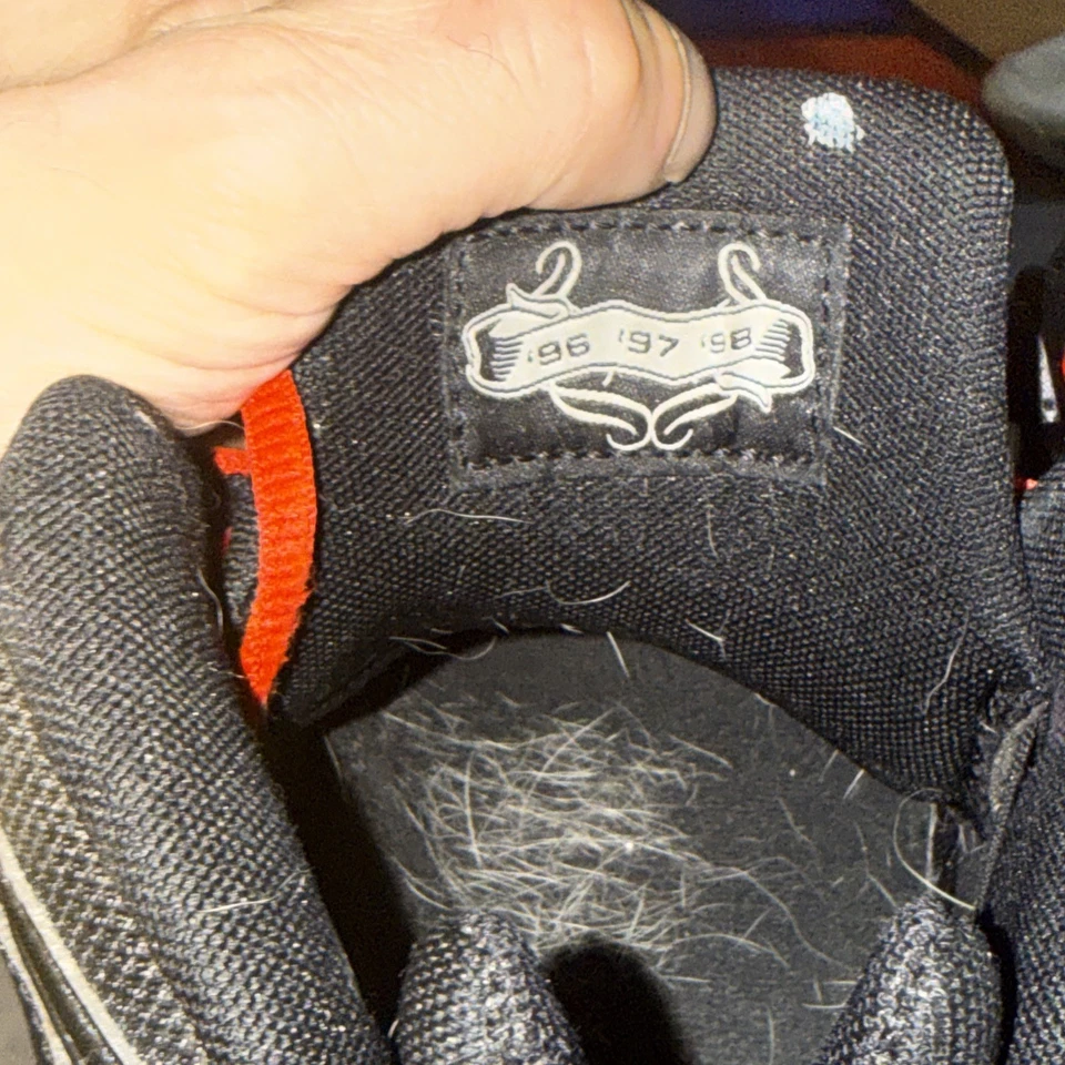 Jordan 6 anillos seis campeonatos raro personalizado negro azabache con cuerda original roja Foto 4 de 4