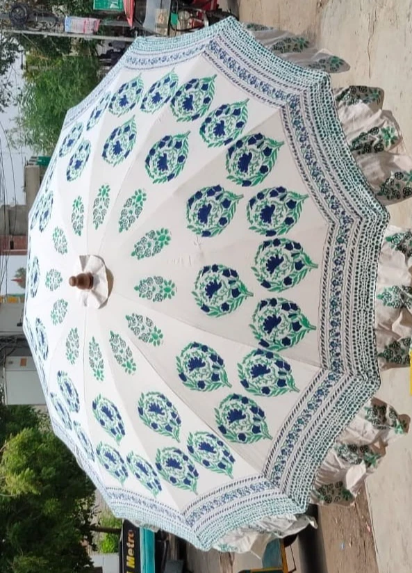 Paraguas decorativo de algodón indio hecho a mano estampado de bloques de cachemira color verde blanco Foto 2 de 4