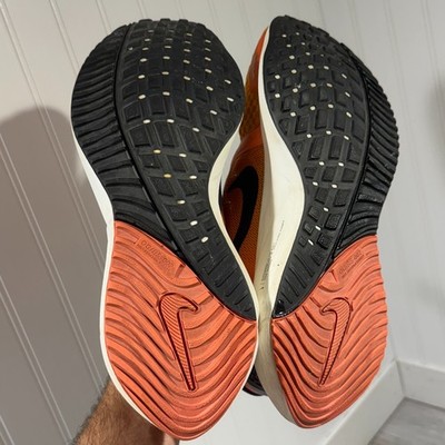 Nike Air Zoom Vomero 16 Mens Size 7.5 Orange Athletic  display picture 1