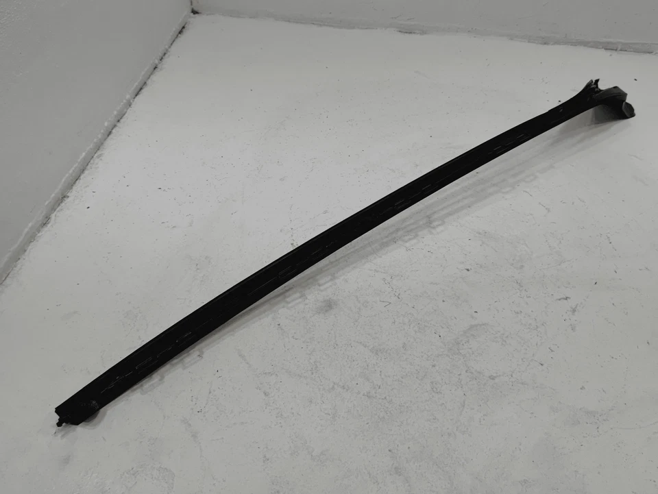 OEM ACURA MDX 2017-2020 ADORNO MOLDEADO PARABRISAS LADO PASAJERO DELANTERO DERECHO Foto 2 de 4