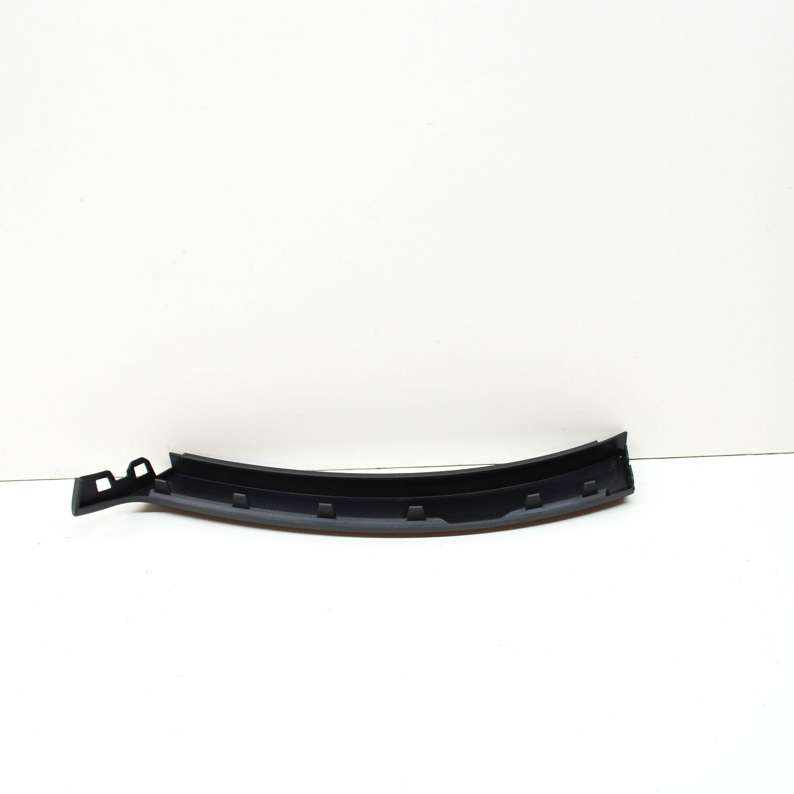 VOLKSWAGEN PASSAT B8 3G Front Left Wheel Fender Molding 