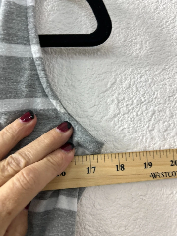 Maxi Vestido Plumas Gris Rayas Ojo de Cerradura Laterales Talla L BodyCon Foto 4 de 4