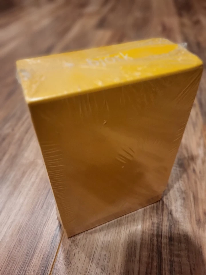 Bjork Hunter + будильник вызов VHS/CD бокс-сет новый запечатанный - Изображение 2 из 4