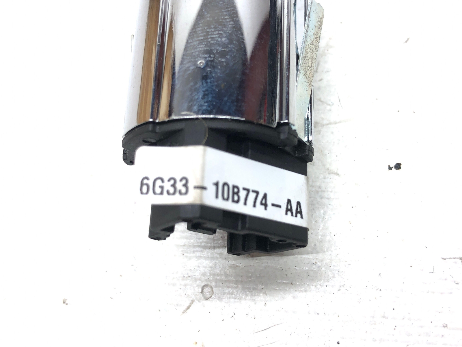 2011-2020 ASTON MARTIN RAPIDE BATTERY CUT OFF SWITCH BUTTON 6G33-10B774-AA OEM