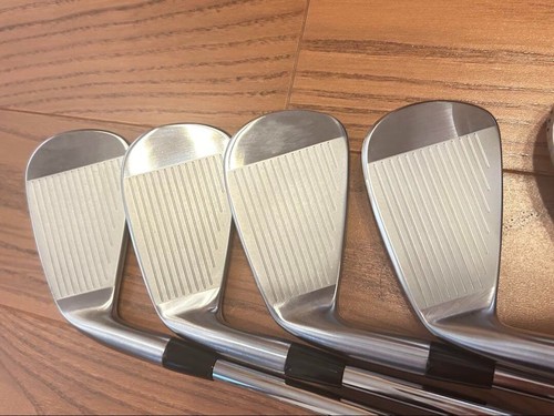 Cobra FORGED ONE TEC LENGTH Iron set 4-9,P,G / NSPRO 1050GH/950GH S - Picture 5 of 11