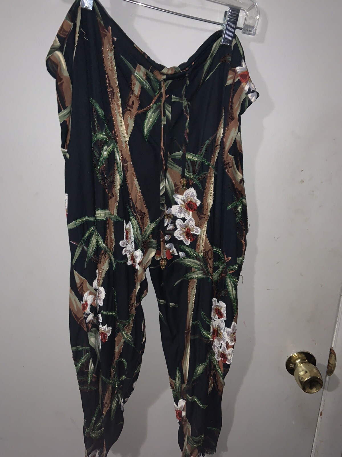 ARIO Size Medium Wearable ART CAPRI PANTS Black MultiColor ORCHID W