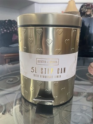 Gold heart pint Hunter & Olivia trash can