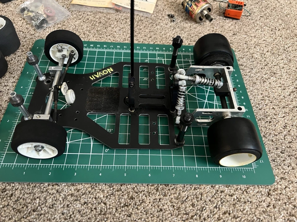 Delta P12 Spyder 1/12 vintage Pan Car Tri Shock New Tires 1980s 4 Display/Parts - Image 3 of 4