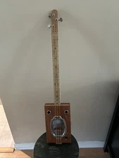 acoustic/electric cigar box guitar