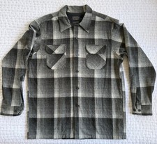 Men's Large Pendleton Board Shirt in Excellent Condition.