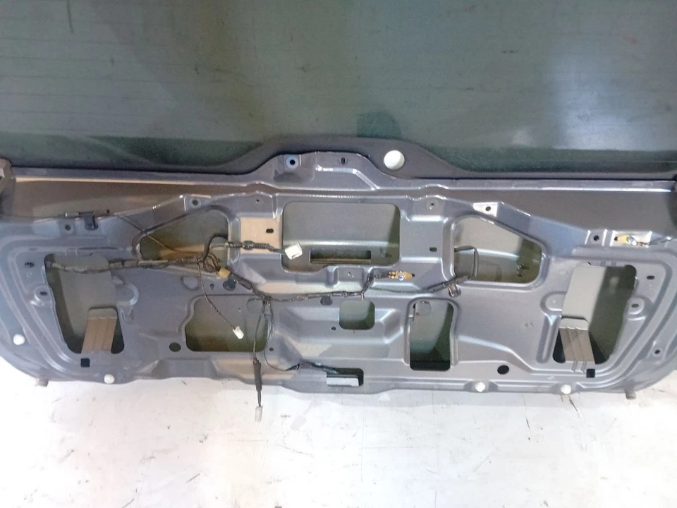 PORTÓN TRASERO / 2681455 MITSUBISHI GRANDIS NA_W 2.0 DI-D NA8W Foto 4 de 4