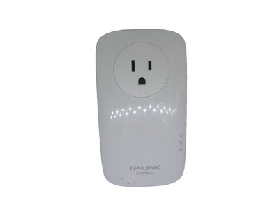 TP-Link AV1200 Powerline WiFi Range Extender   Gigabit Ethernet, Passthrough Out