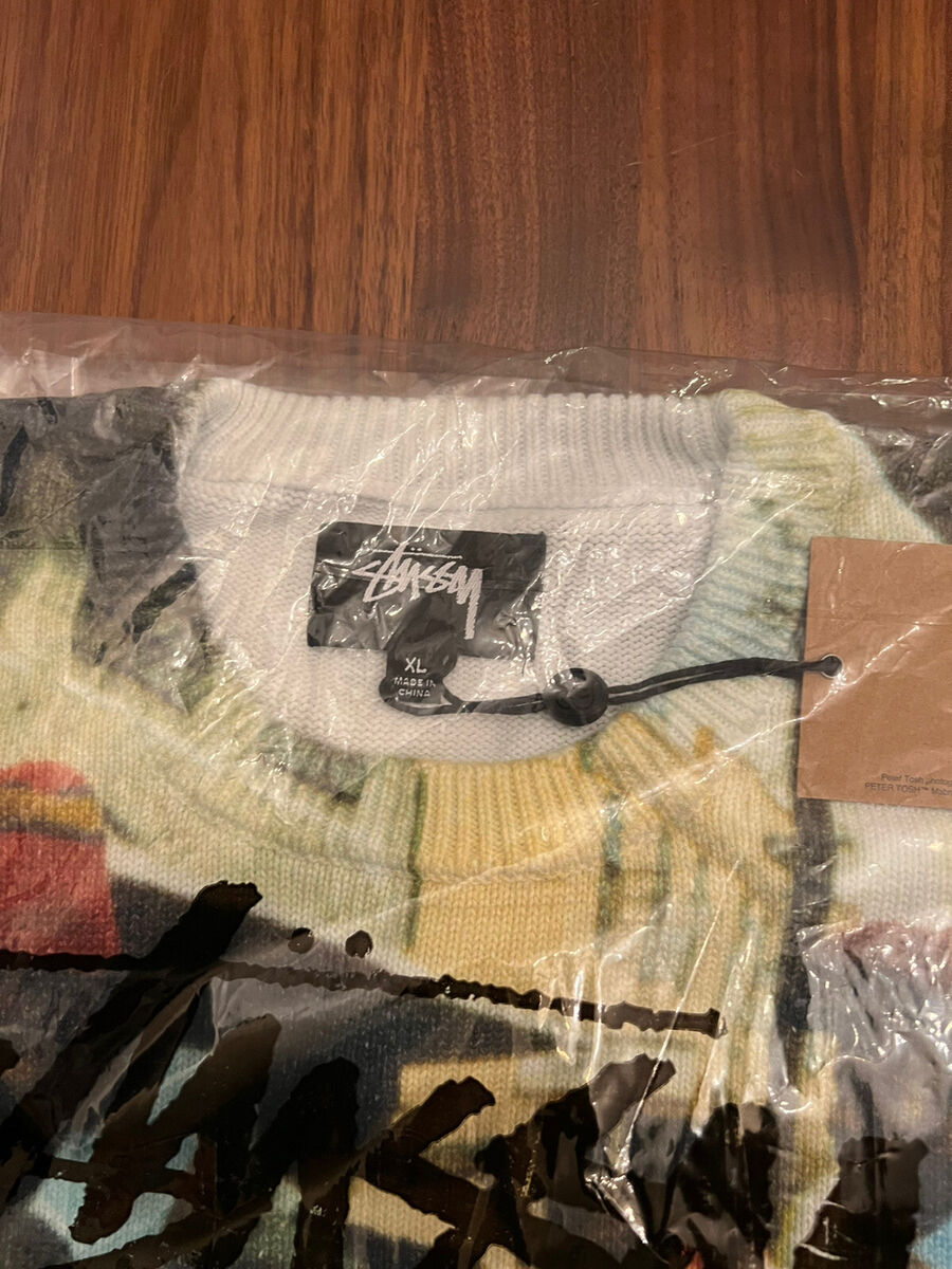 STÜSSY © 2022 PETER TOSH PRINT MID GAUGE COTTON SWEATER STÜSSY © 2022 PETER TOSH PRINT MID GAUGE COTTON SWEATER