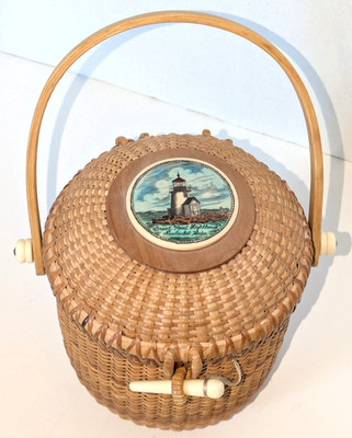 Vtg Nantucket Basket w/Scrimshaw Brant Point Lighthouse by Artist Linda Layden