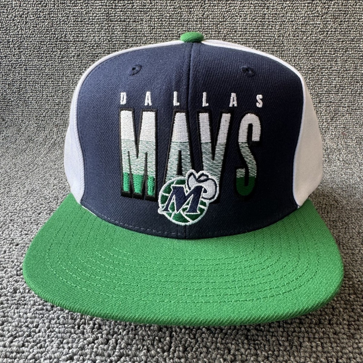 Mitchell & Ness Dallas Mavericks Snapback Hat Retro NBA Green Navy Unknown