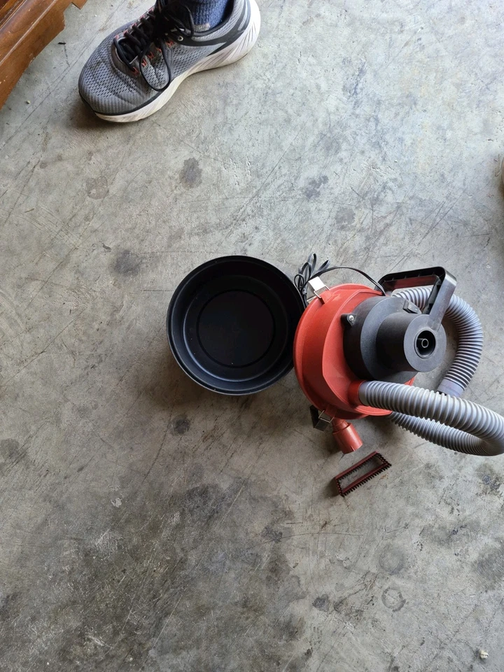 Small  Red  Shop Vac With Car Adapter - Image 3 of 3