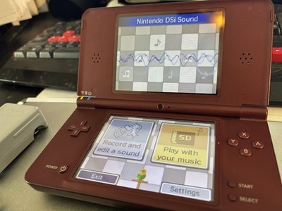 Nintendo DSi XL Console + Animal Crossing Yoshi's Island Zelda