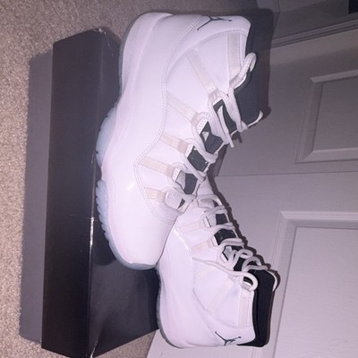 Used Jordan 11 legend blue size 10.5￼