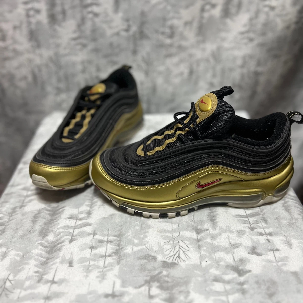 Nike Air Max 97 QS ゴールド Women's Nike Air Max 97 OG QS 'Metallic Gold' Release Date. Nike SNKRS