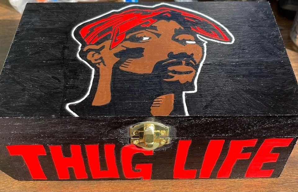 2Pac Ultimate Fan Box - Image 2 of 4