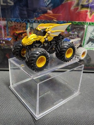 2020 MONSTER JAM SERIES MONSTER TRUCK - BAKUGAN DRAGONOID 1:64 