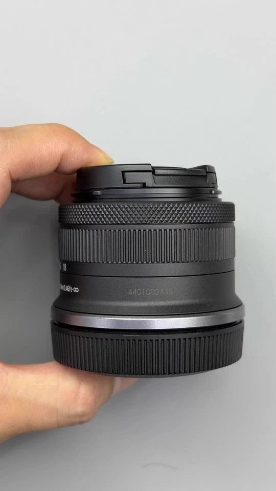 Zoom ultra ancho Canon RF-S10-18 mm F4,5-6,3 IS STM para montaje RF ligero Foto 2 de 4