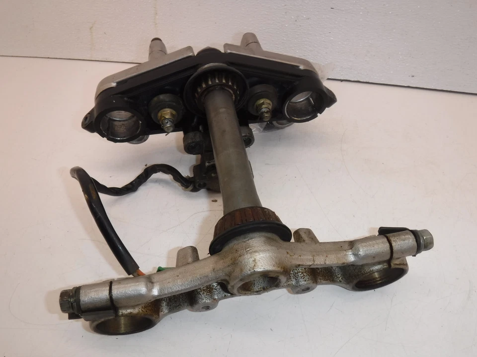 Suzuki gs500e 1993 triple juego de árbol con abrazaderas interruptor de encendido y llaves de tapa de gas Foto 3 de 4