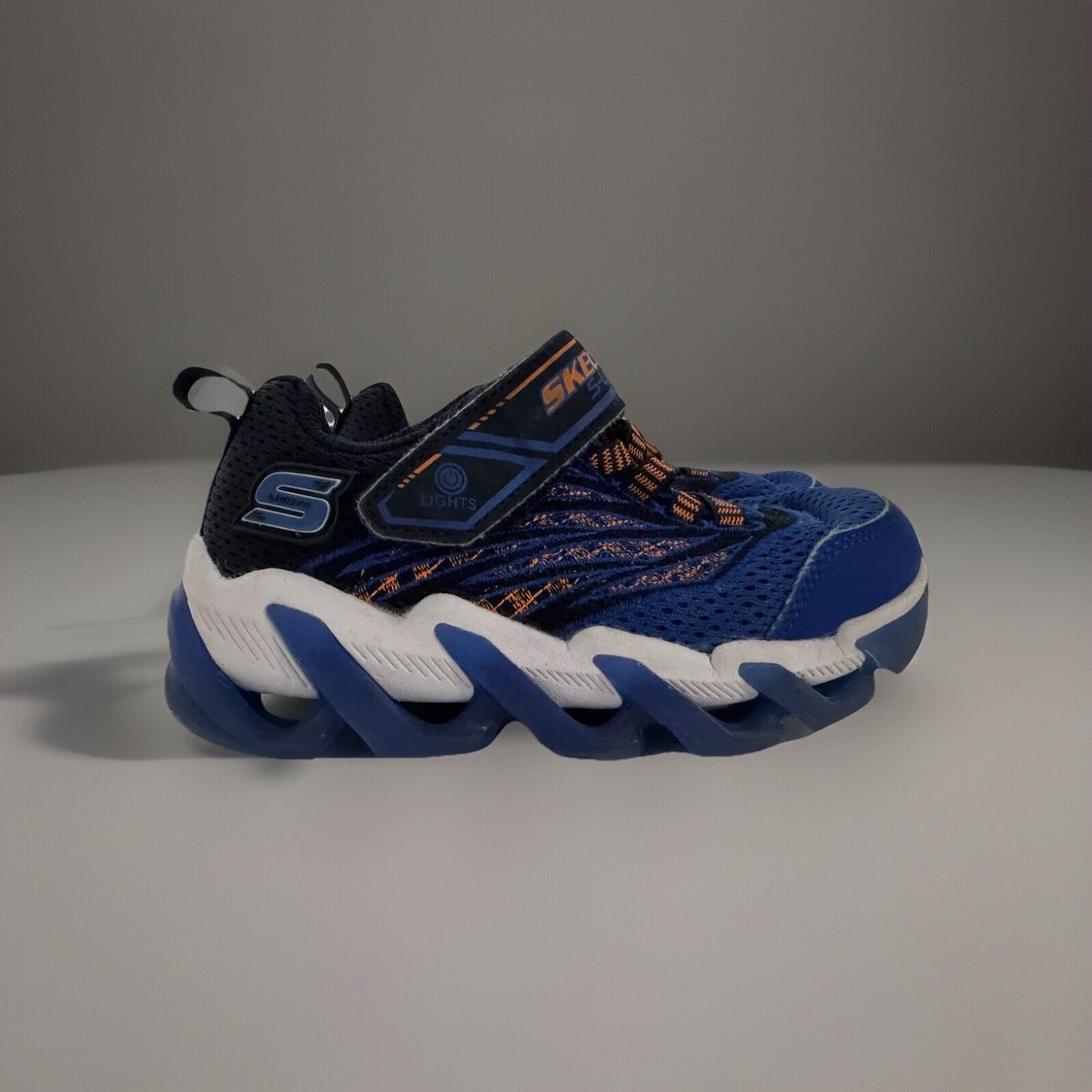 Sketchers Light Up Shoes Kids 11C