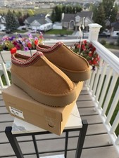 WOMEN'S BROWN SLIPPERS, SIZE 5.5M TO 6M, BRAND NEW IN BOX