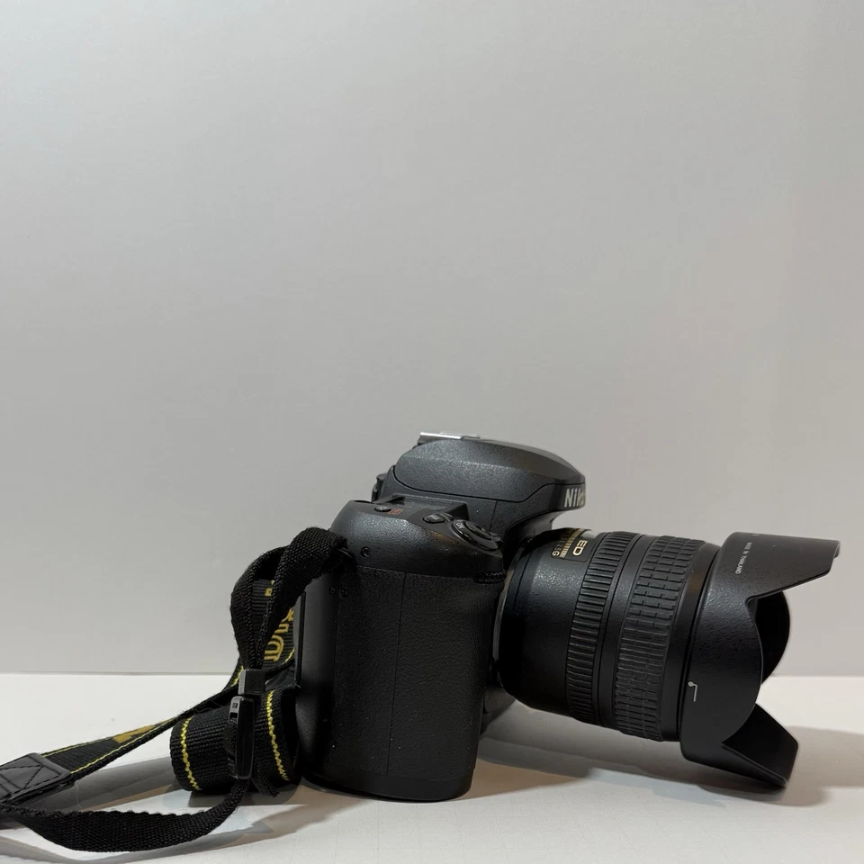 Cámara réflex digital Nikon D100 6,1 MP con lente Nikon 24-85 mm f3,5-4,5 probada con extras Foto 4 de 4