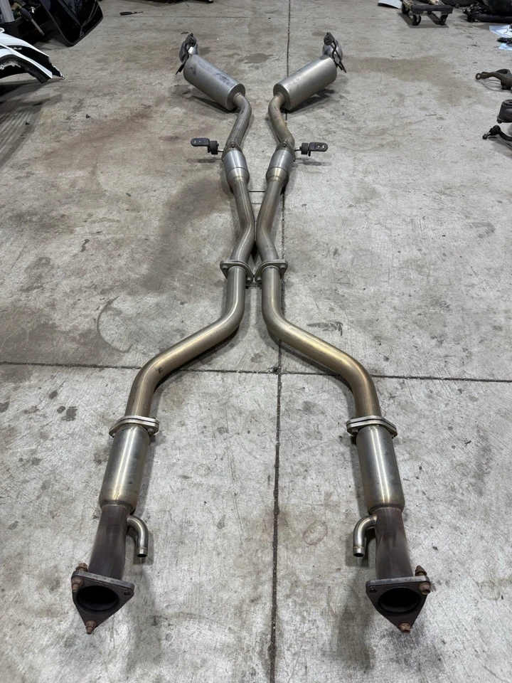 Escape de intenciones rápidas Nissan 370Z 10-21 - Resonadores de 18" y silenciadores de 10" T. P. Foto 2 de 4