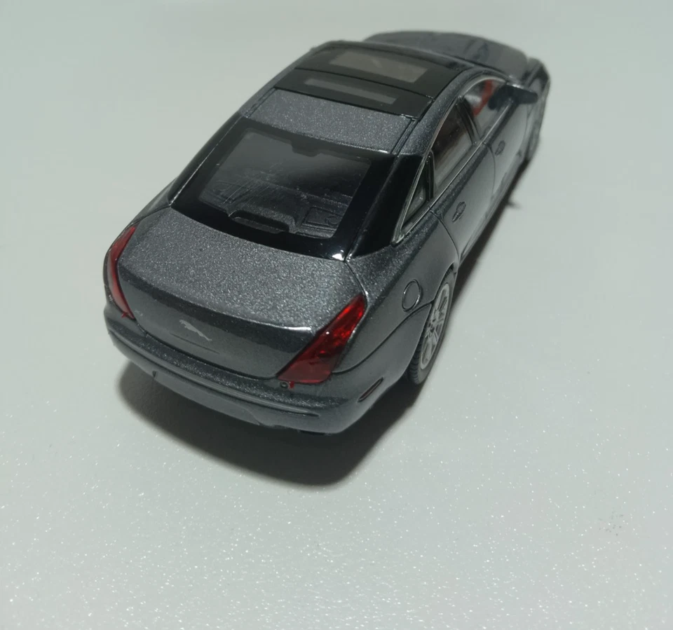 2010 Jaguar XJ  Modellauto #W004 - Bild 4 von 4