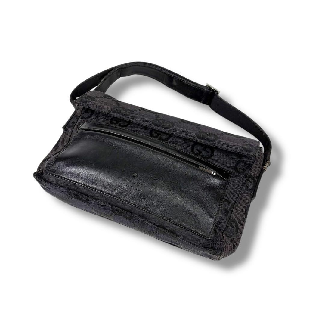 Gucci GG Canvas Black Shoulder Bag 9.4x5.9x2.4in Like New