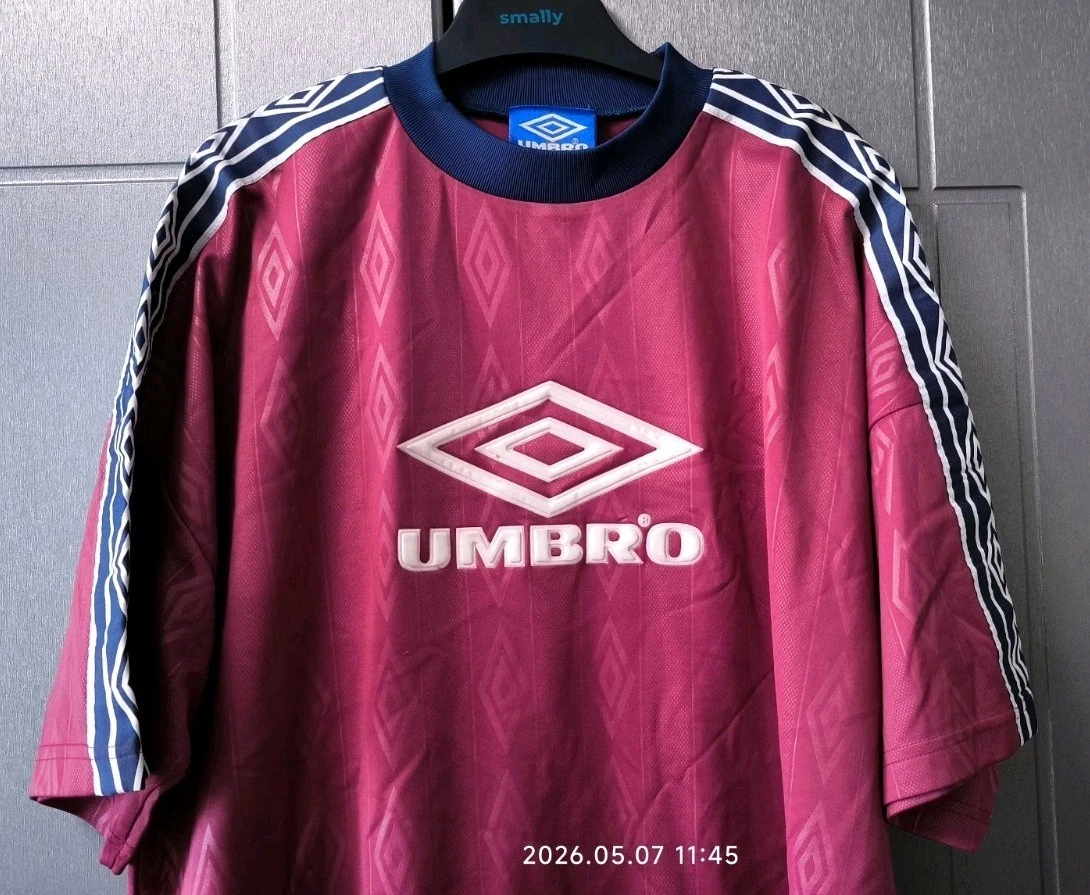 Мужская футбольная одежда джерси Umbro - огромный выбор по лучшим