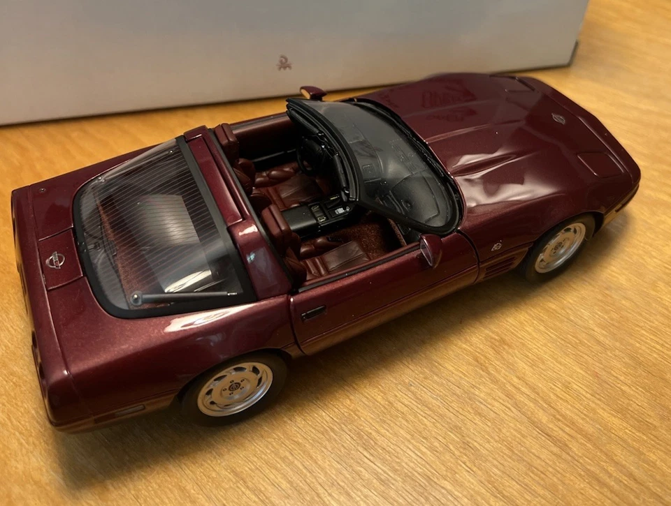 Danbury Mint 1993 Corvette Coupe 限量版 1:24 — 第 2/4 张图片