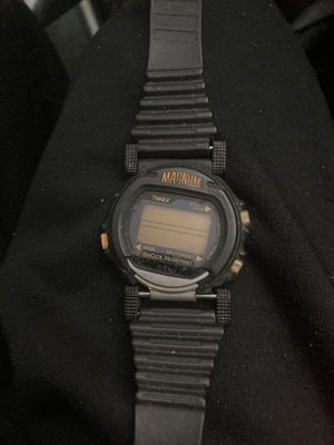 VINTAGE 1990'S TIMEX MAGNUM 200 DIGITAL SHOCK RESISTANT MEN'S WATCH